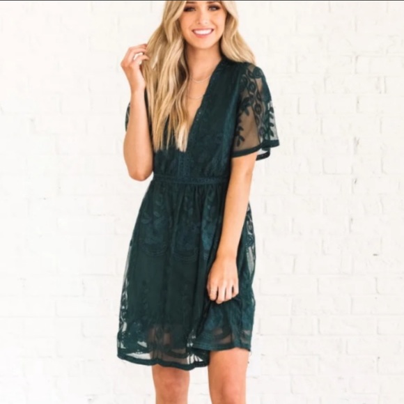 Haute Monde Dresses & Skirts - Haute Monde embroidered dress
